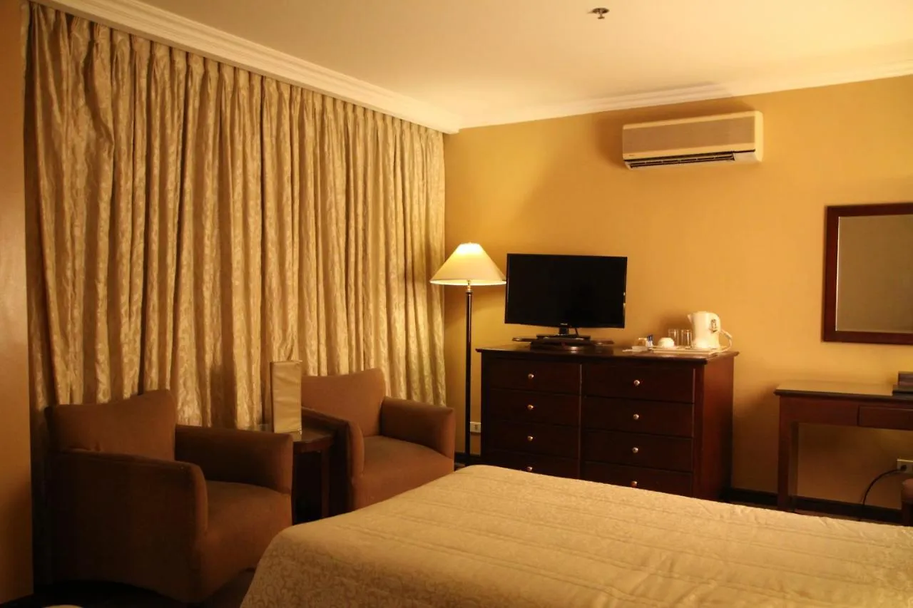 Herald Suites Solana Manila