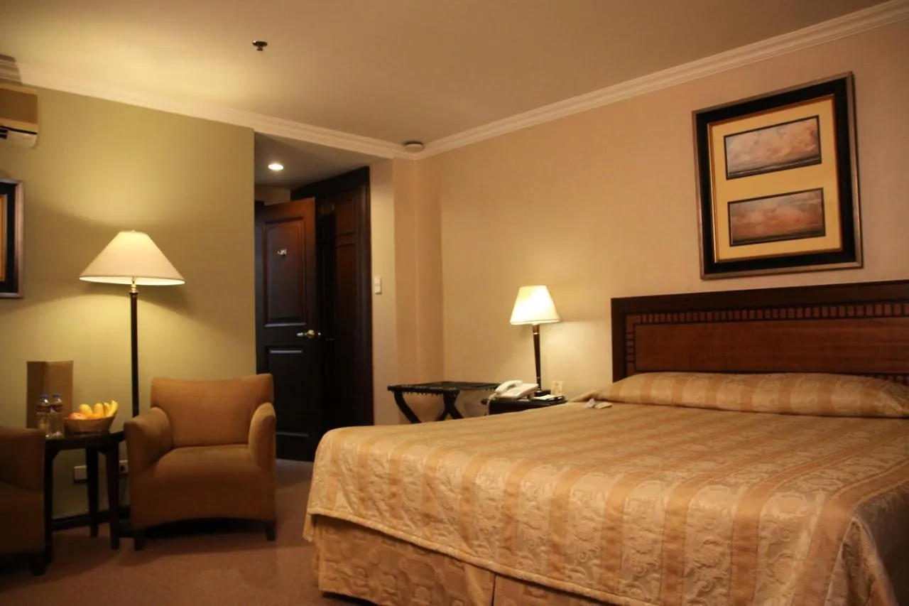 Herald Suites Solana Manila 3*,