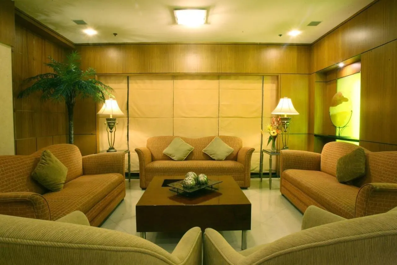 Herald Suites Solana Makati City