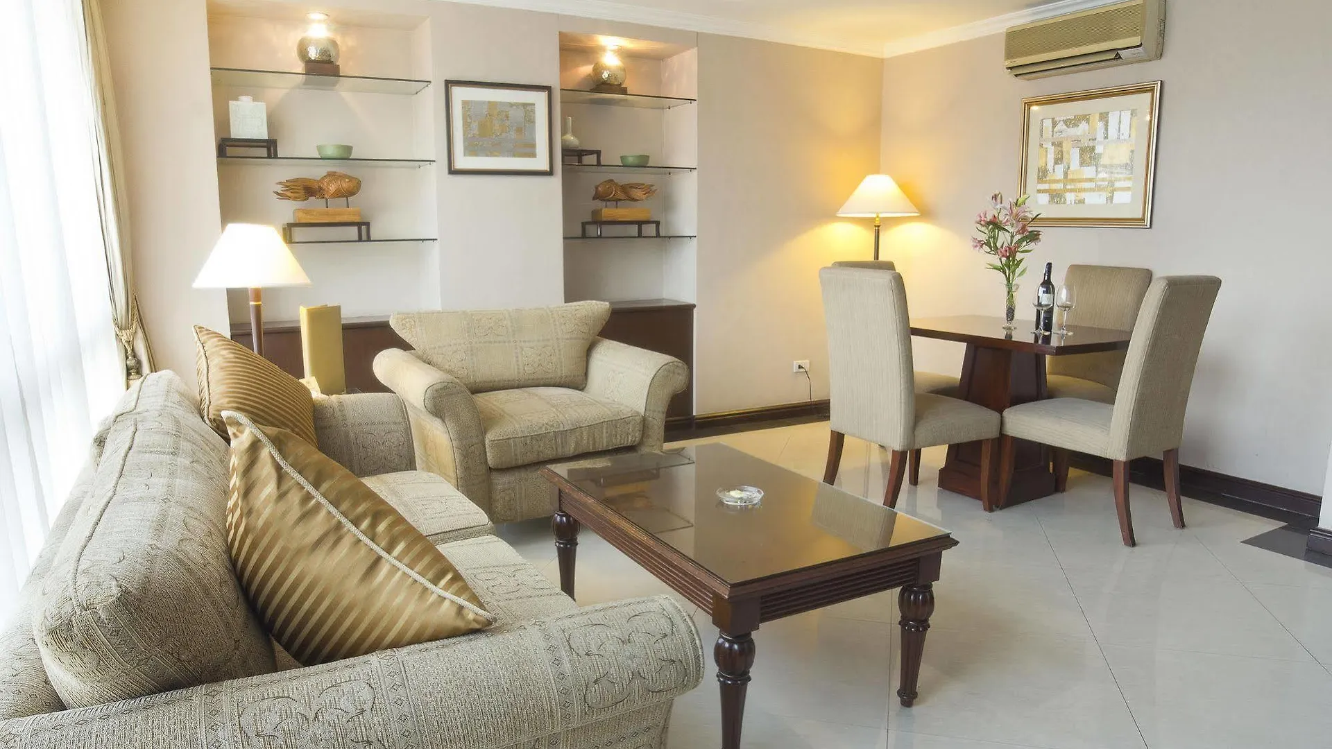 Herald Suites Solana Manila