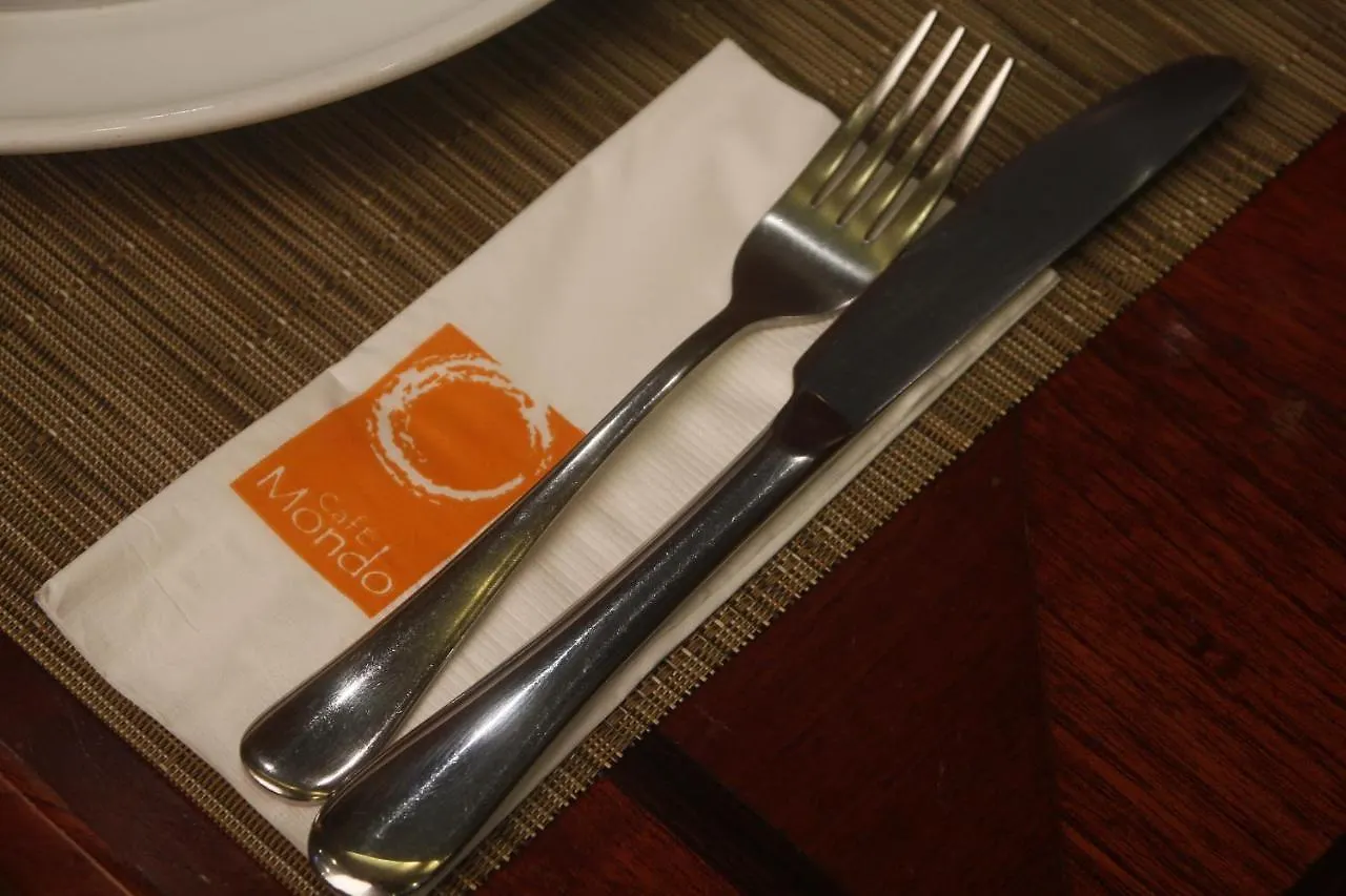 Herald Suites Solana Макати Отель