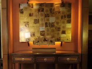 Herald Suites Solana Makati City Hotel