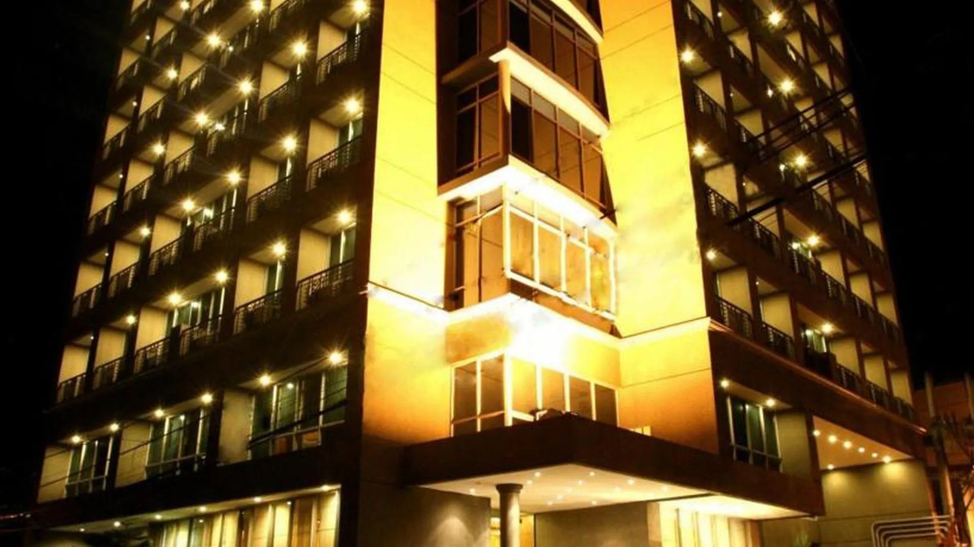 Herald Suites Solana Makati City