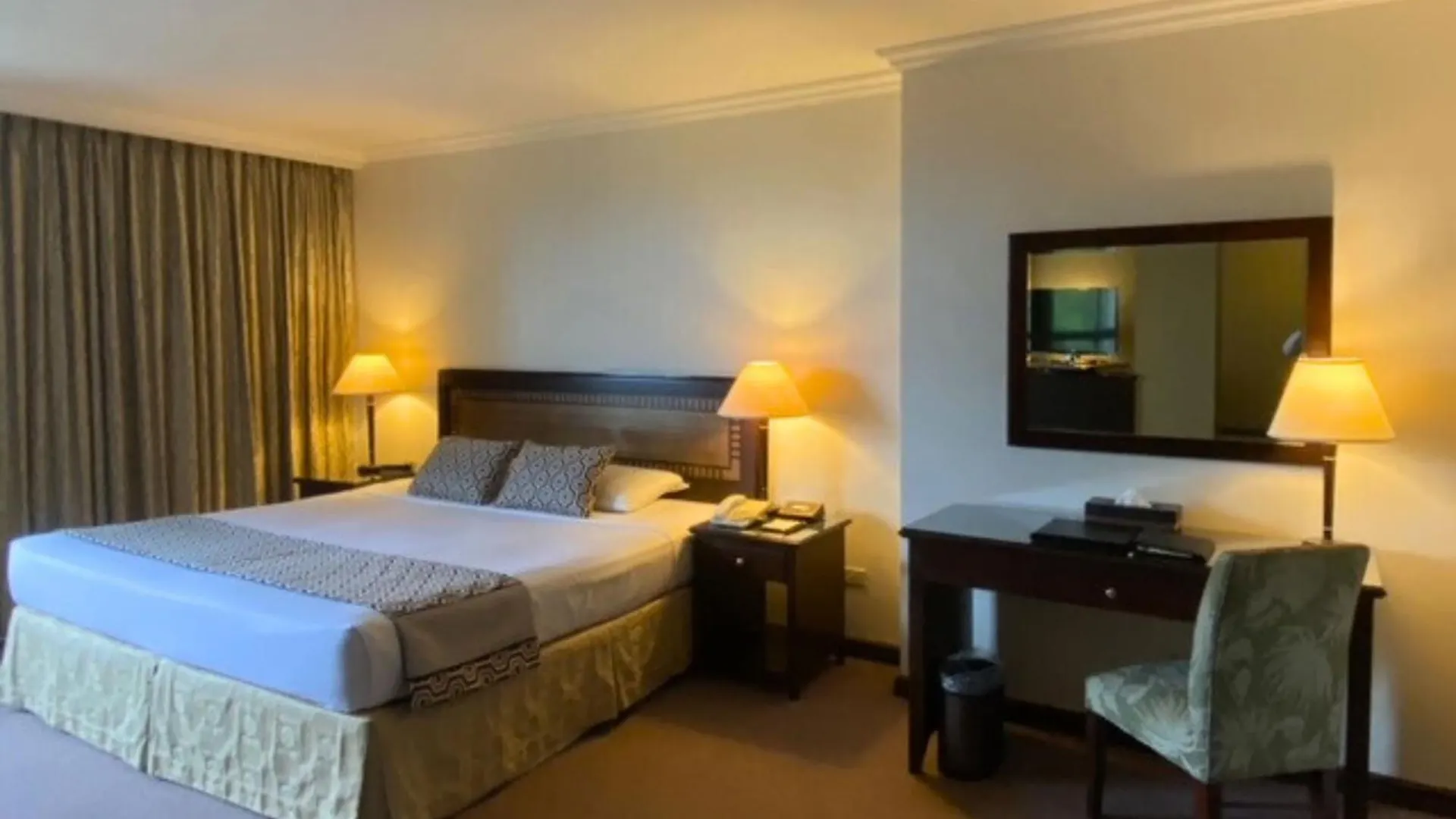 Herald Suites Solana Makati City Philippinen