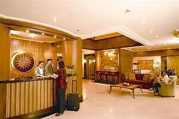 Herald Suites Solana Makati City