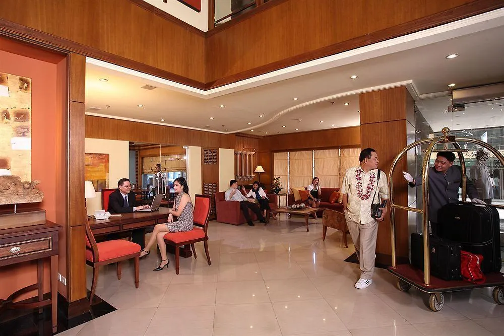 Herald Suites Solana Makati City
