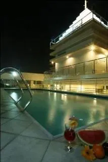Herald Suites Solana Makati City Hotel