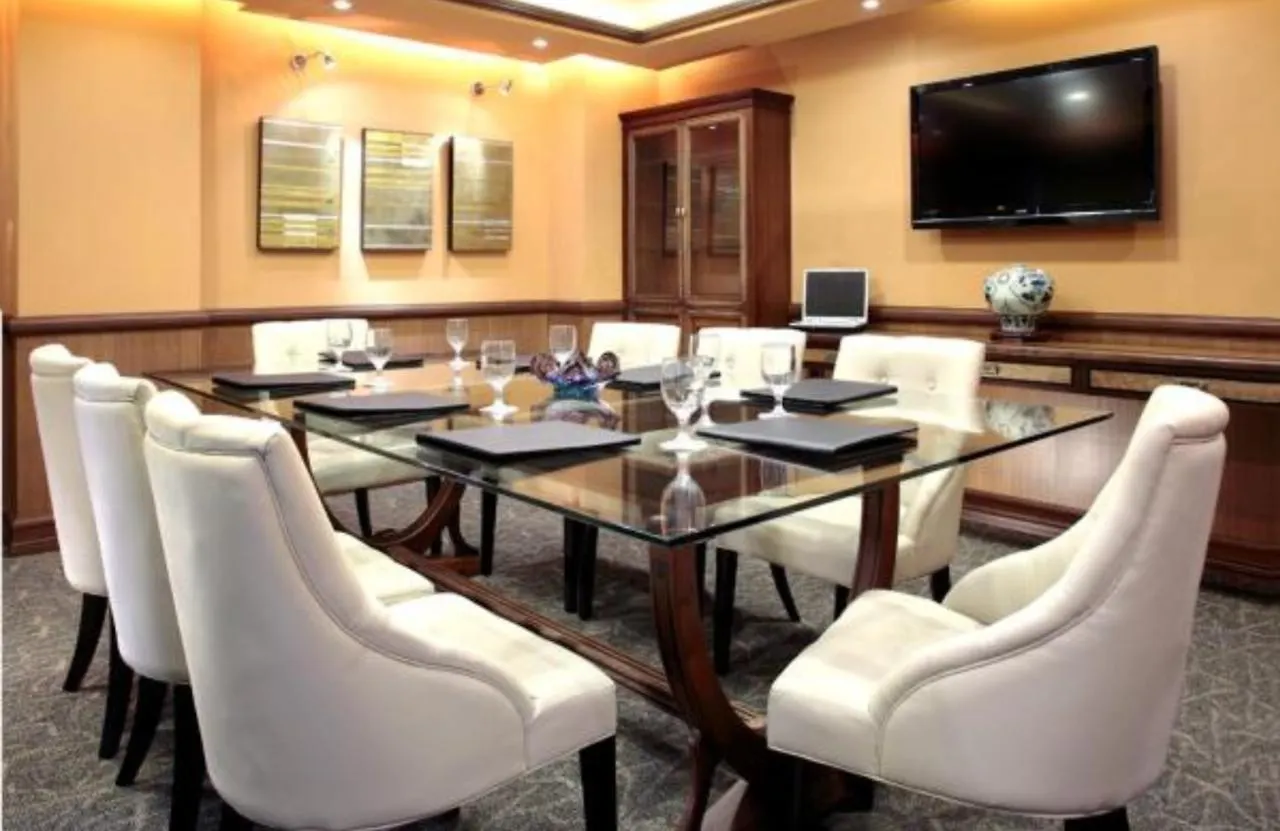 Herald Suites Solana Makati City Philippinen