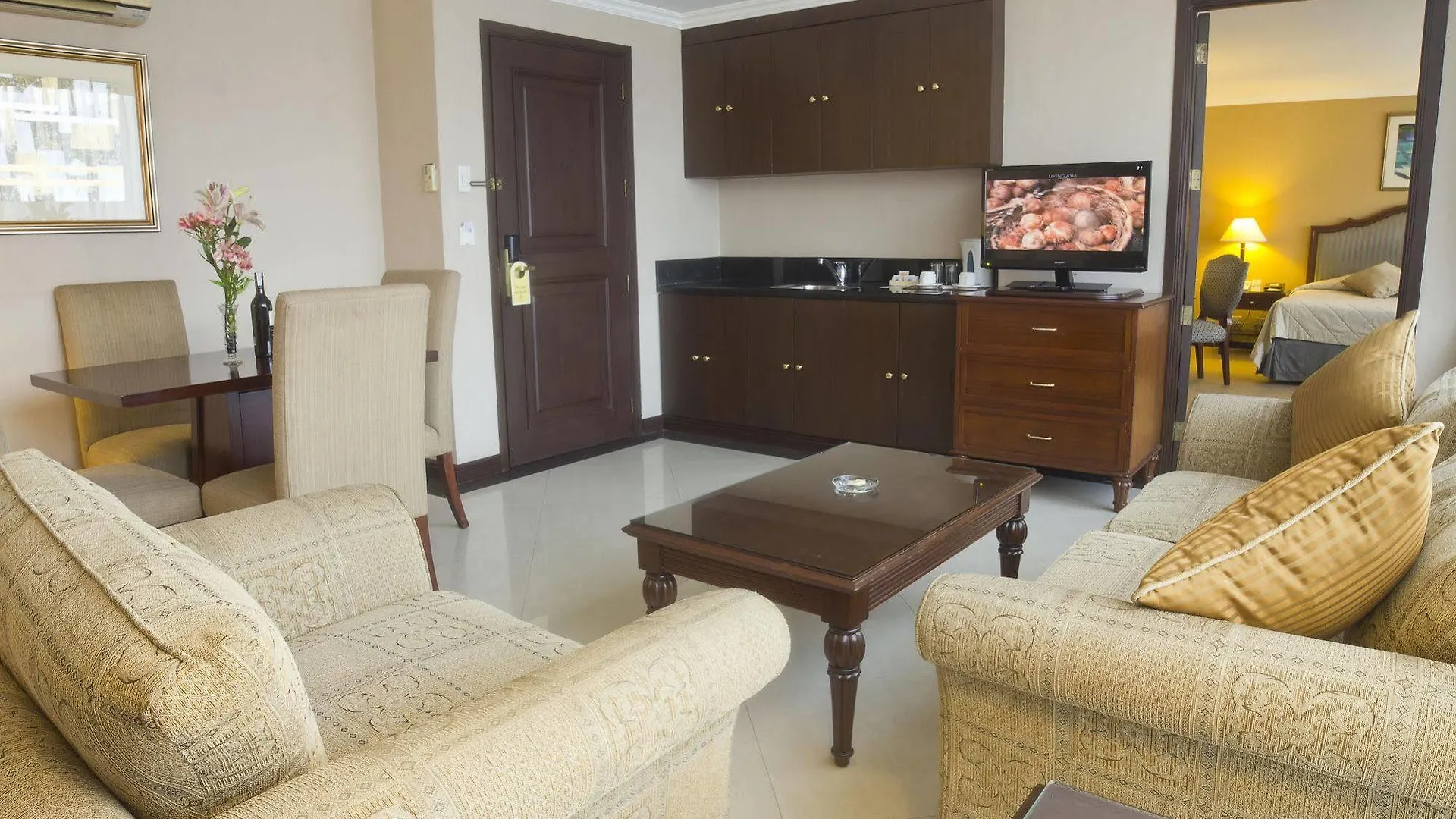 Herald Suites Solana Makati City 3*,