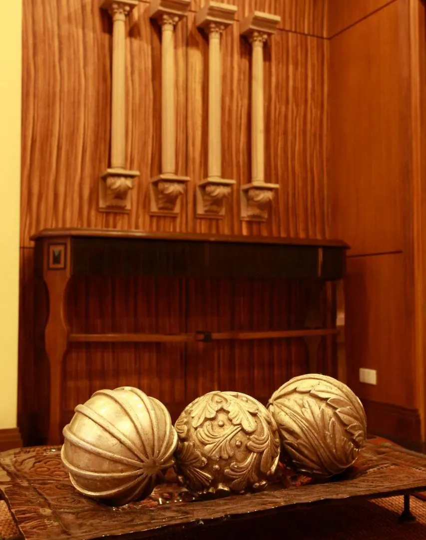 Herald Suites Solana Makati City
