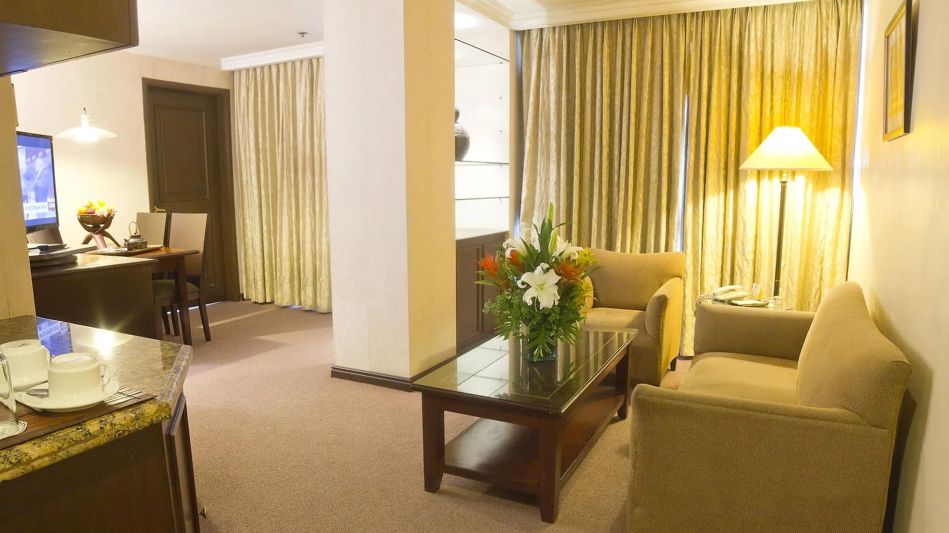 Herald Suites Solana Makati City Hotel