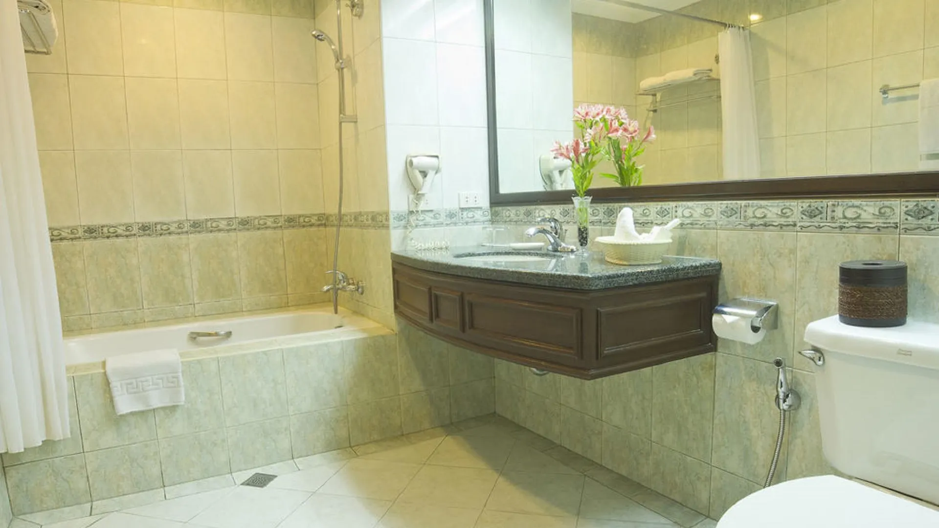 Herald Suites Solana Makati City 3*,